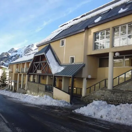 Apartment 4 Pers, Pied Des Pistes Avec Parking Couvert, Balcon Sud, Centre Station - Fr-1-404-218 *